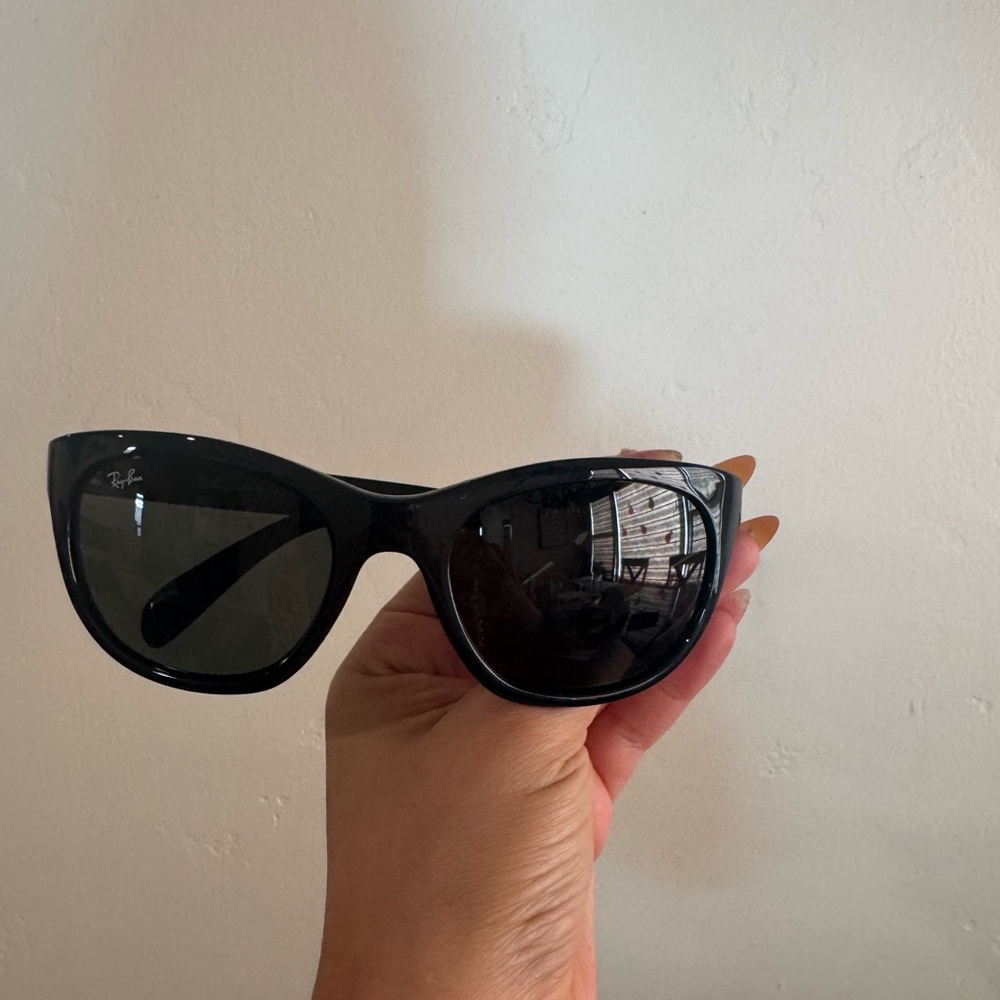Ray-Ban Black Frame Sunglasses with Green Lenses - Picture 3 of 4